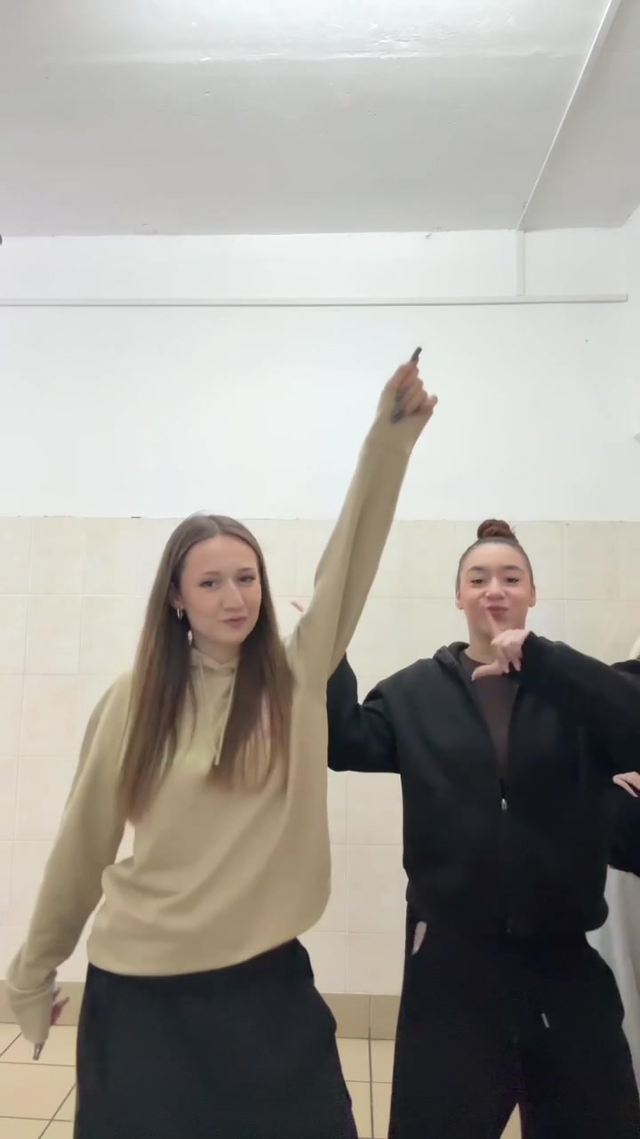 @Евчик🧸