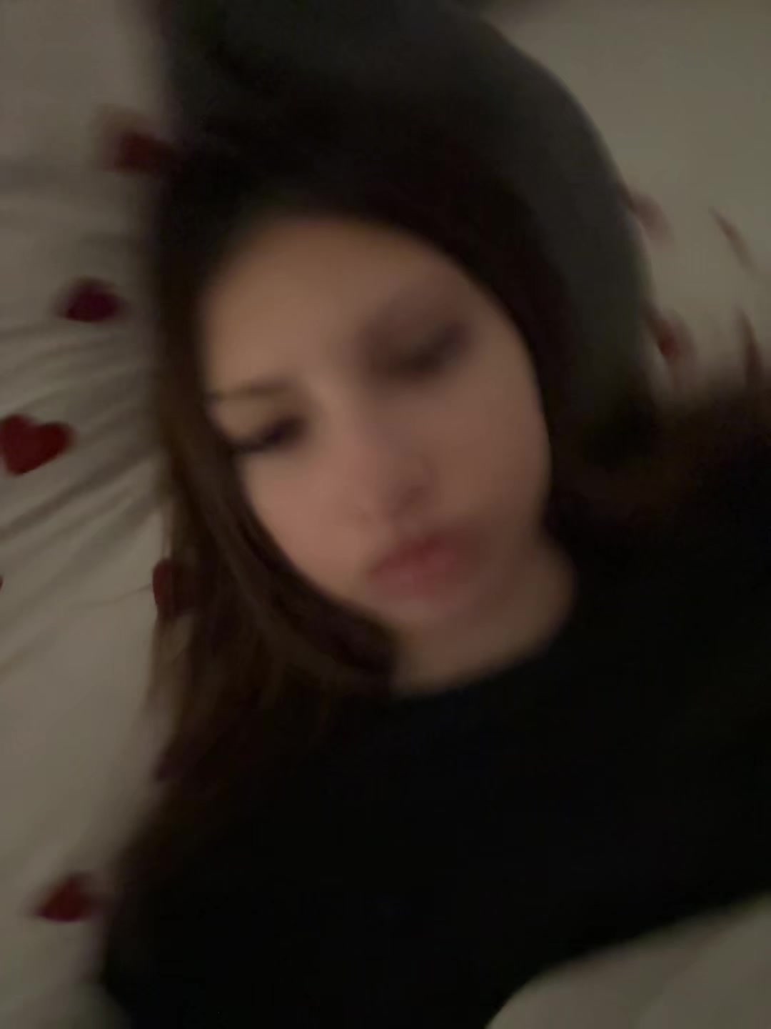 @𝒱.