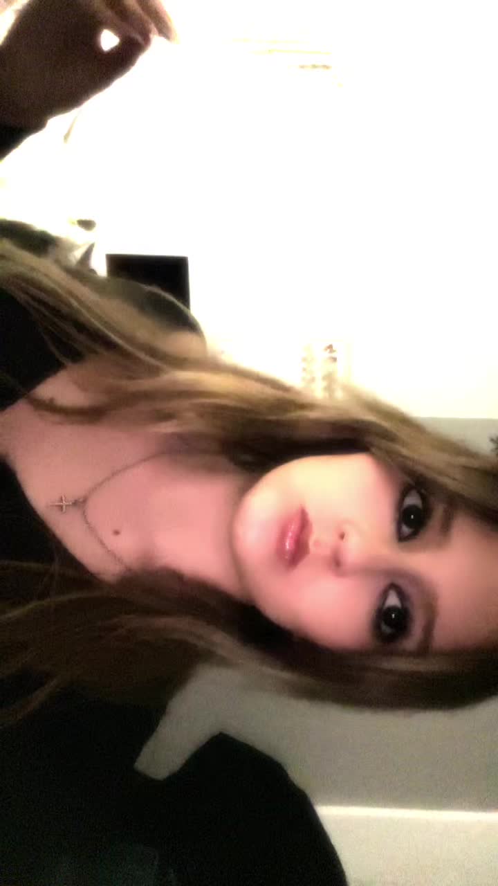 @𝔸𝕝𝕚 ✰