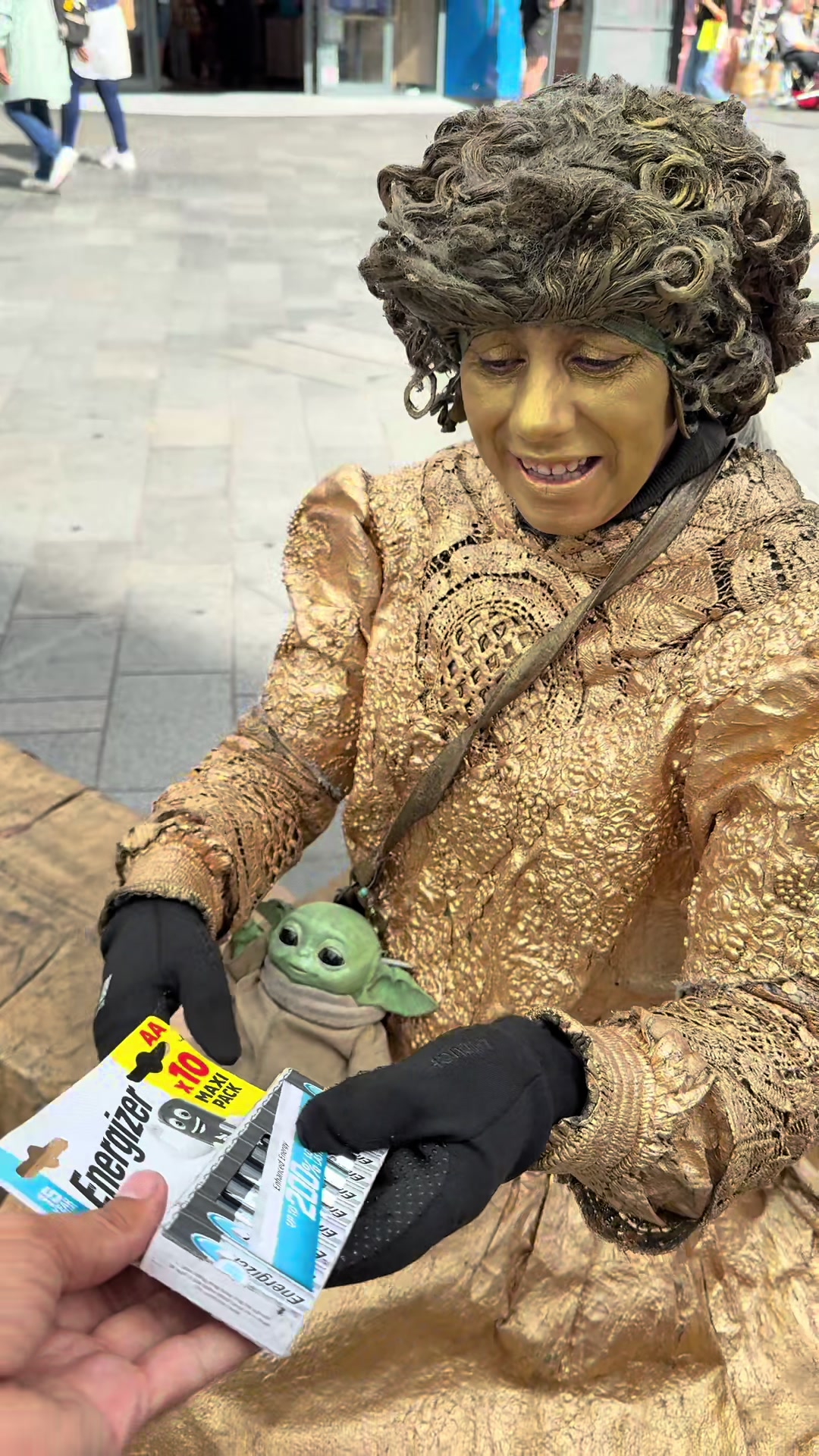 @goldenladystatue