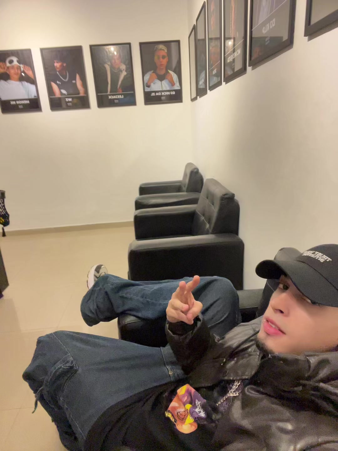 @jhowmc_