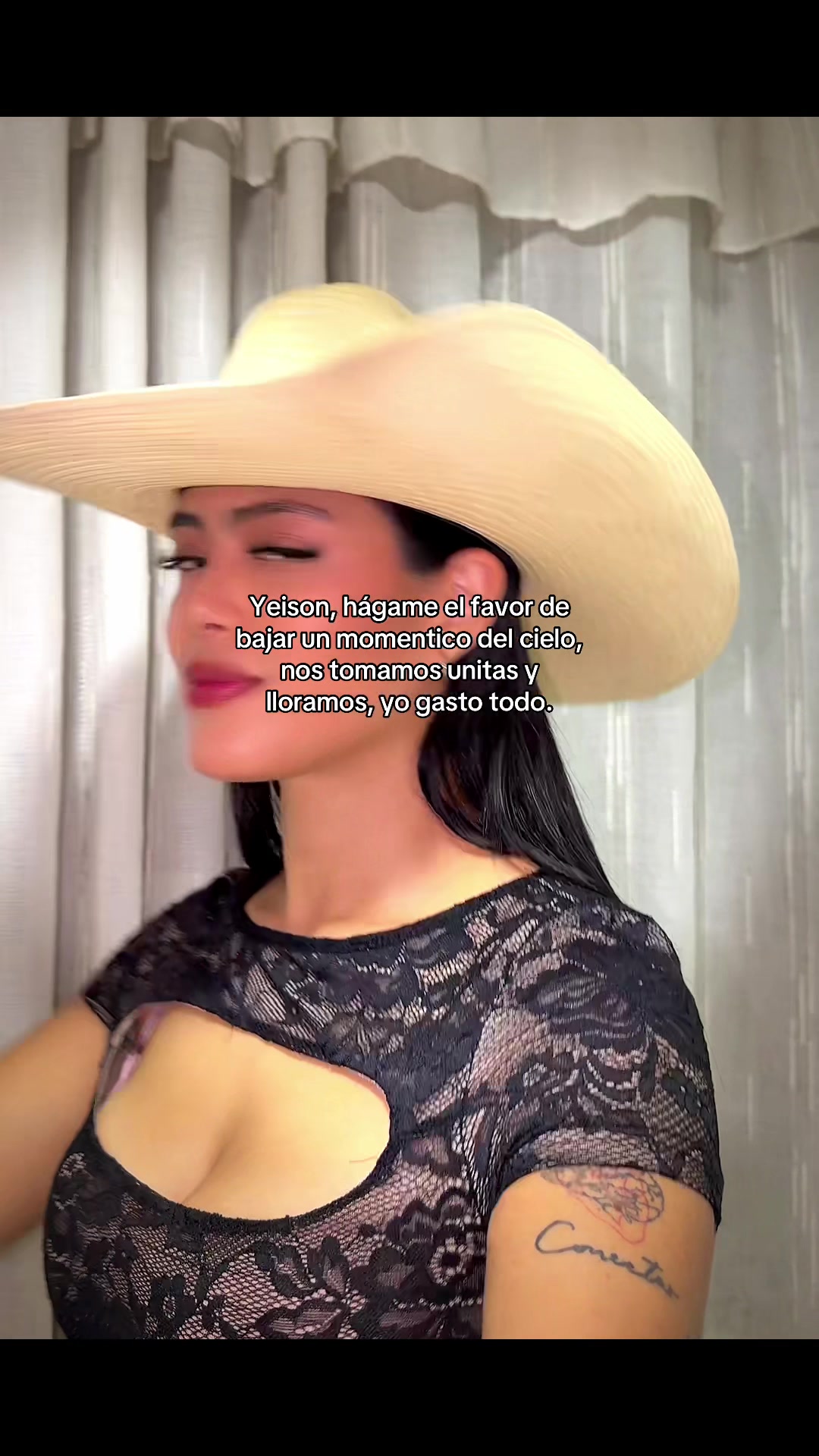 @soyhillary_04