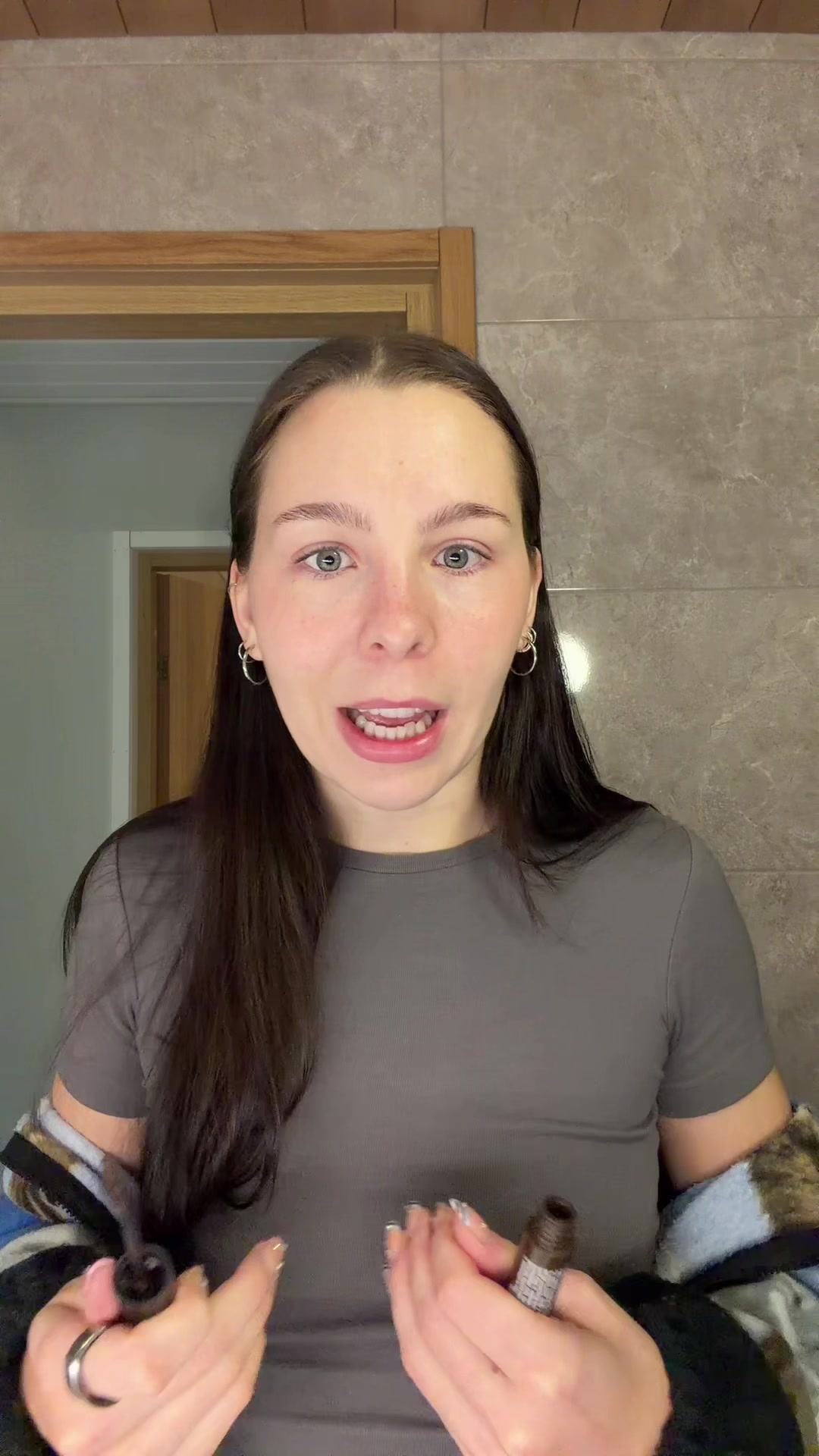 @Ella