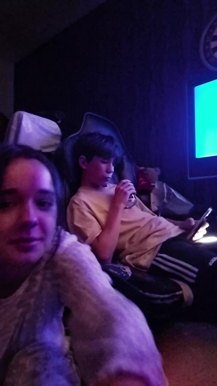 @Lottie 🪐🥊