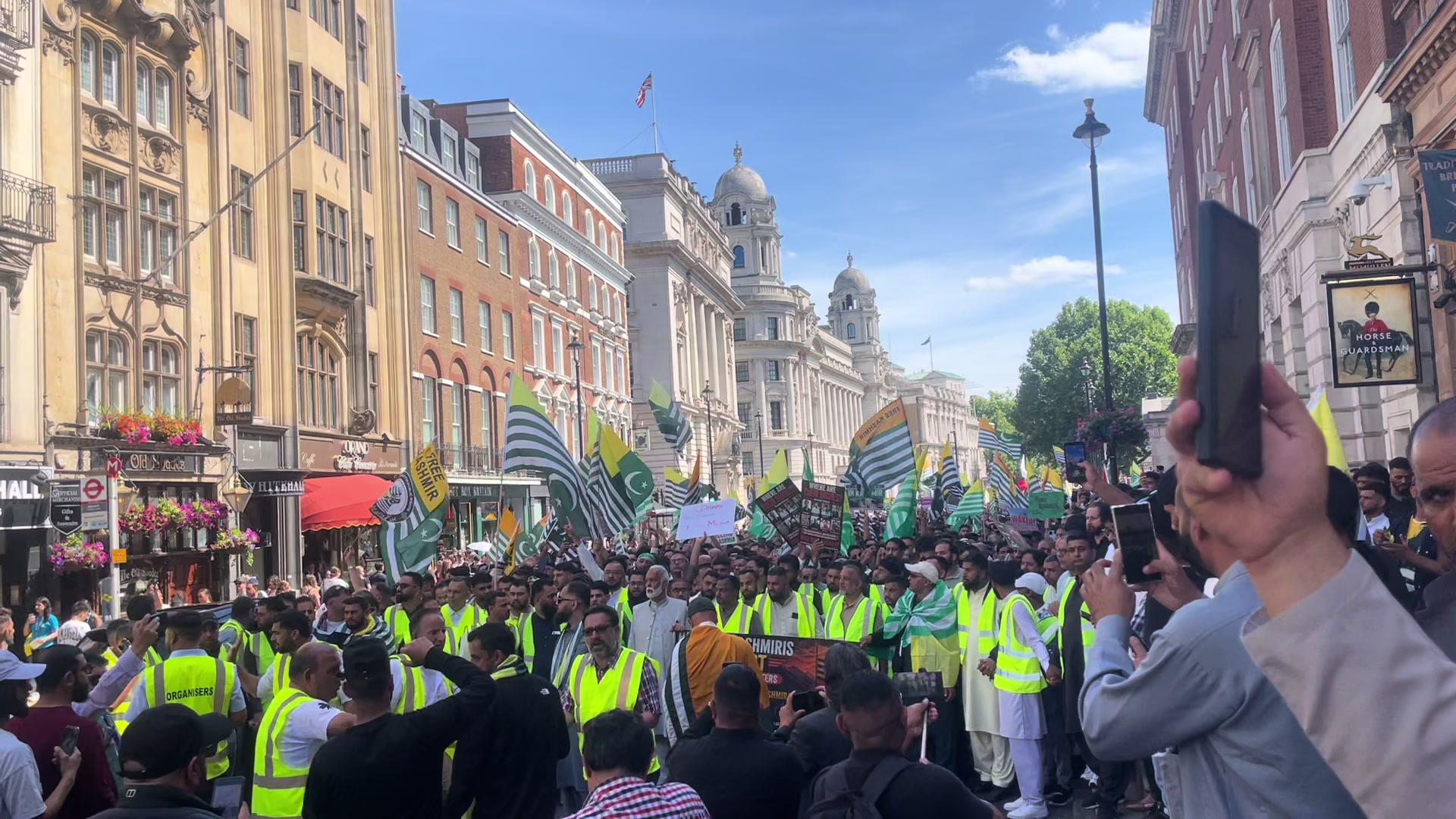 @𝙍𝘼𝙅𝘼 𝙆𝙎𝙃𝙈𝙍𝙄 𝙐𝙆🇬🇧