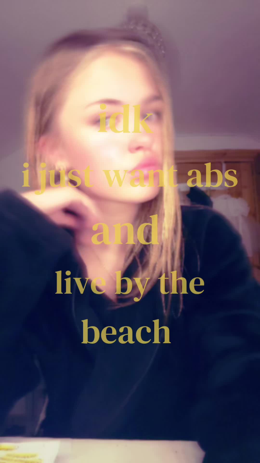 @hollyvjones