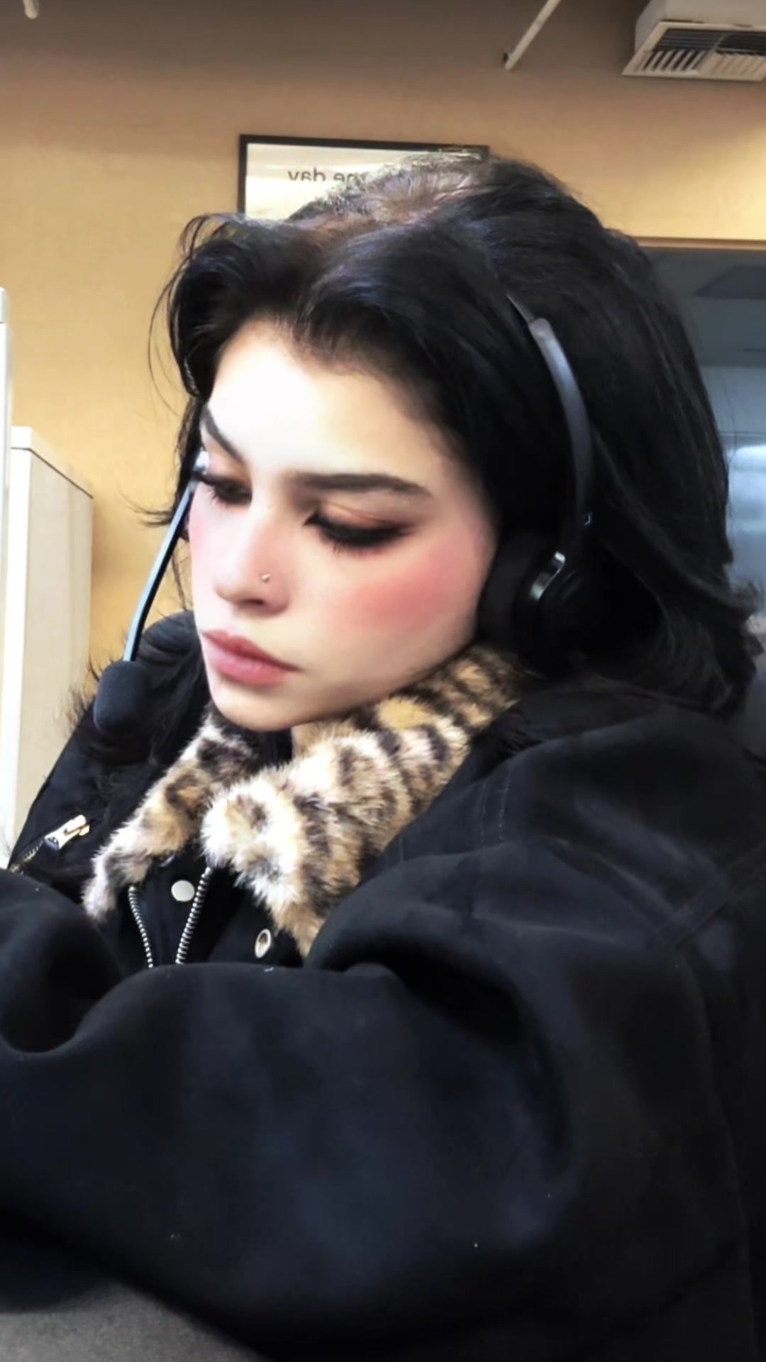 @bella