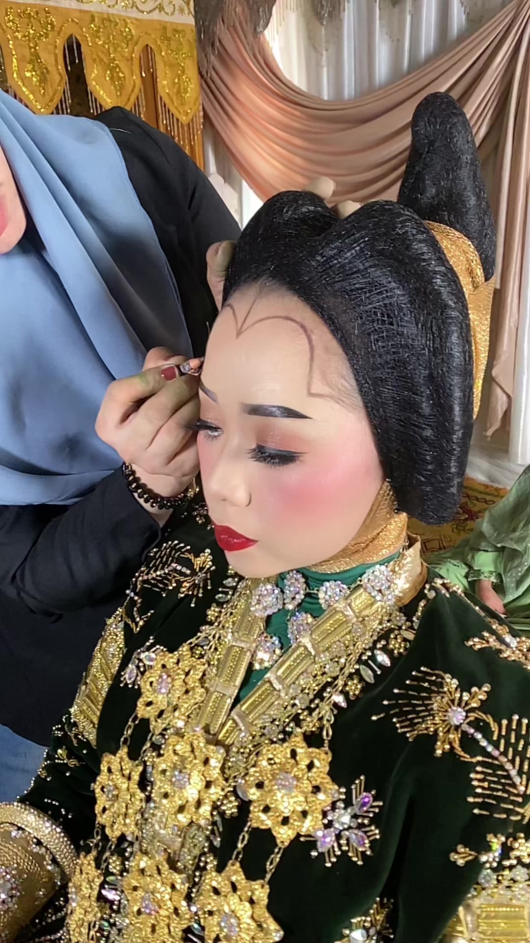 @hermawatimakeuphairdo,MUABone