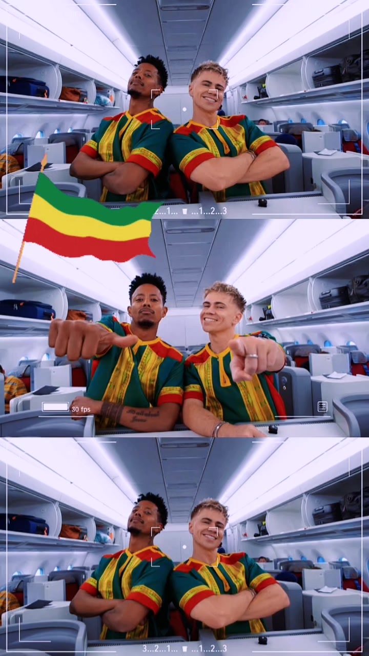 @Blue shadow☁⚡🤍🥂