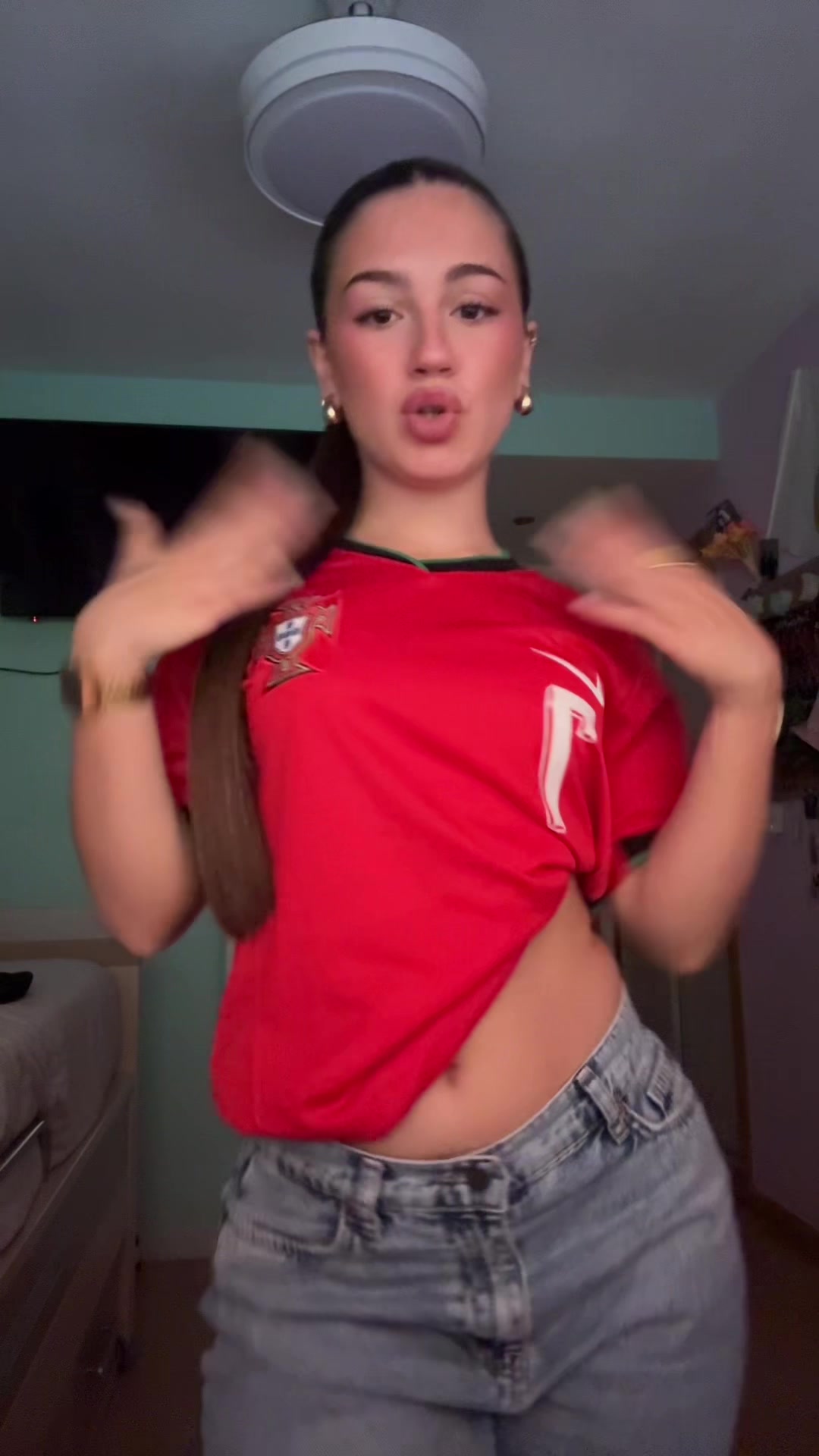 @Daniela Hern&aacute;ndez