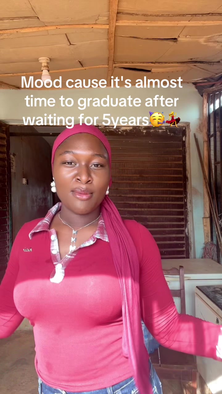 @FATHIAT🥳💯🌺🌸