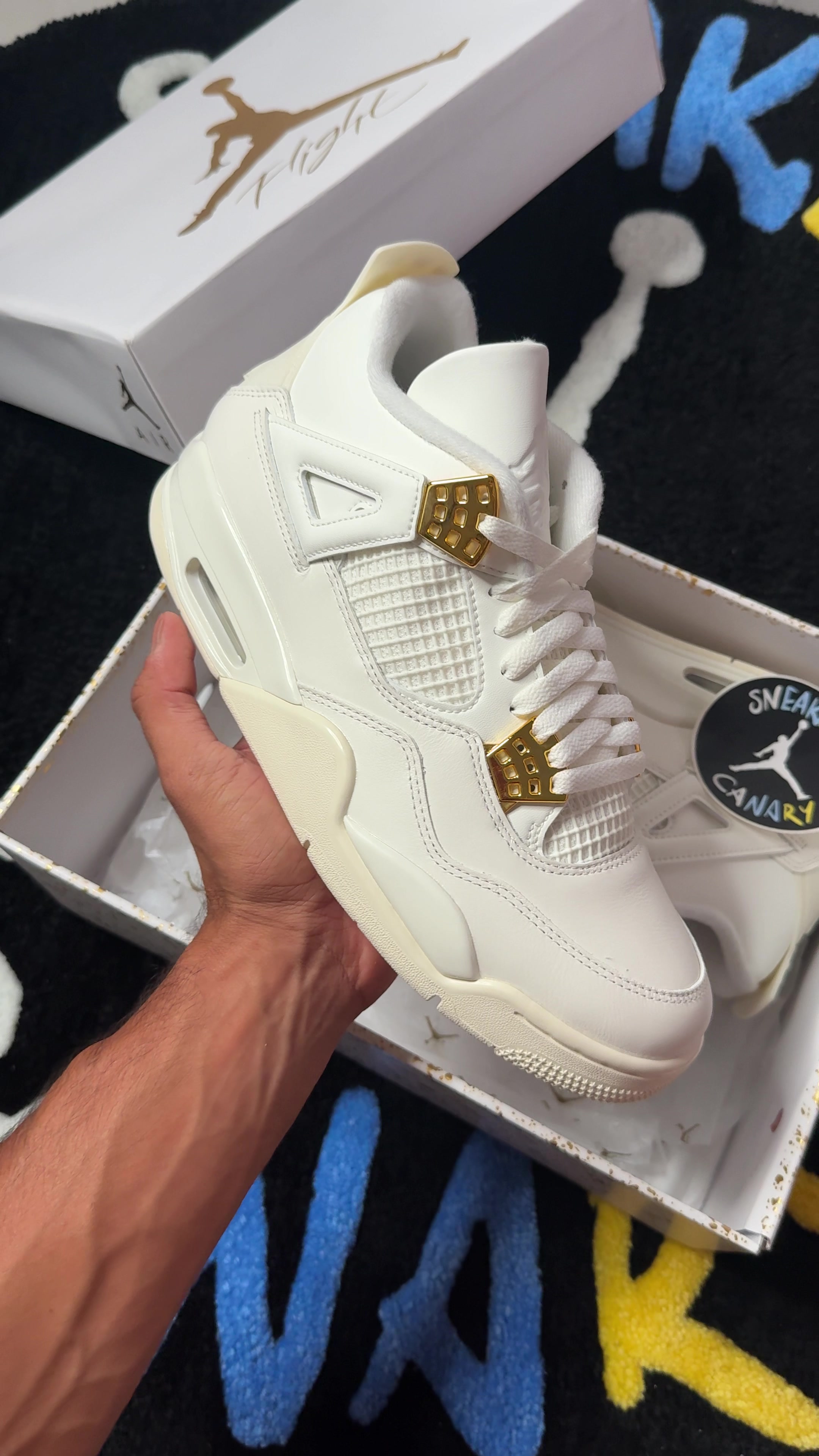 @Sneaker_canary