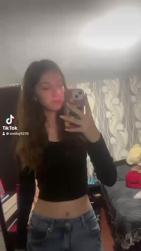 @Poli