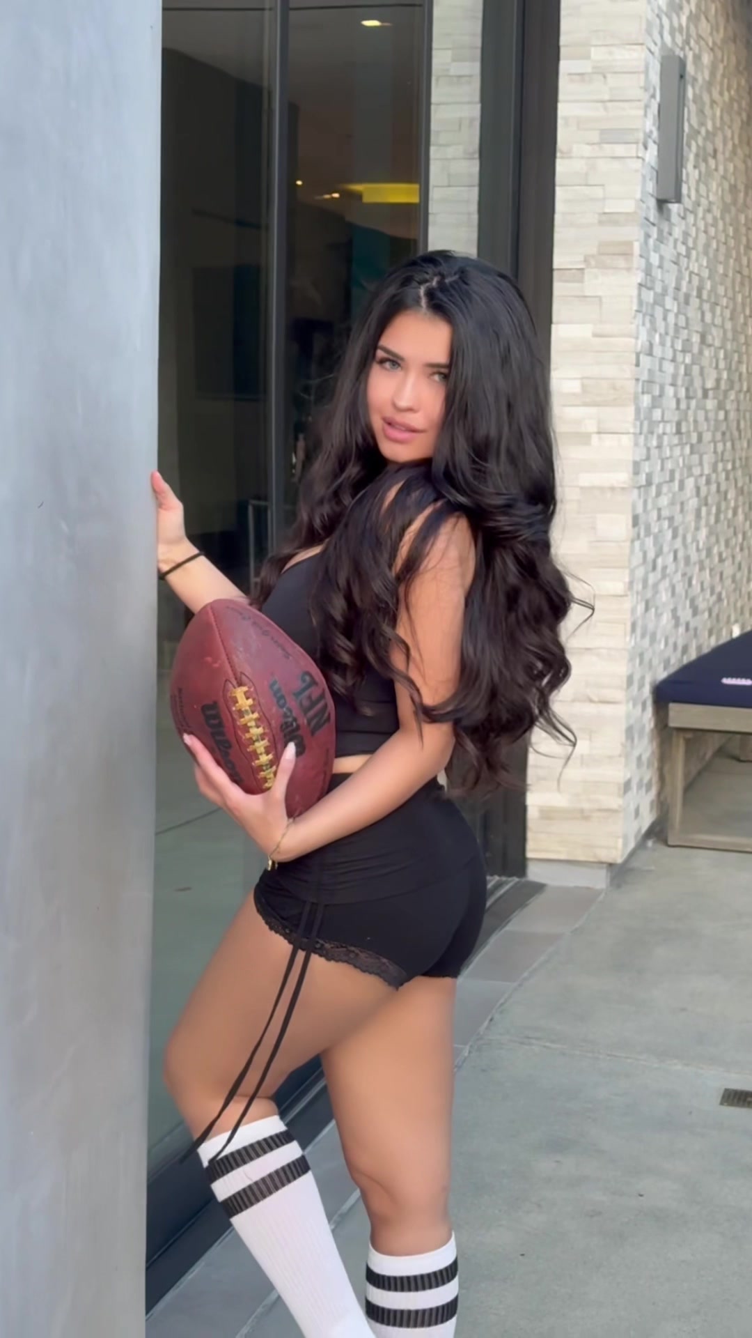 @itslailagomez