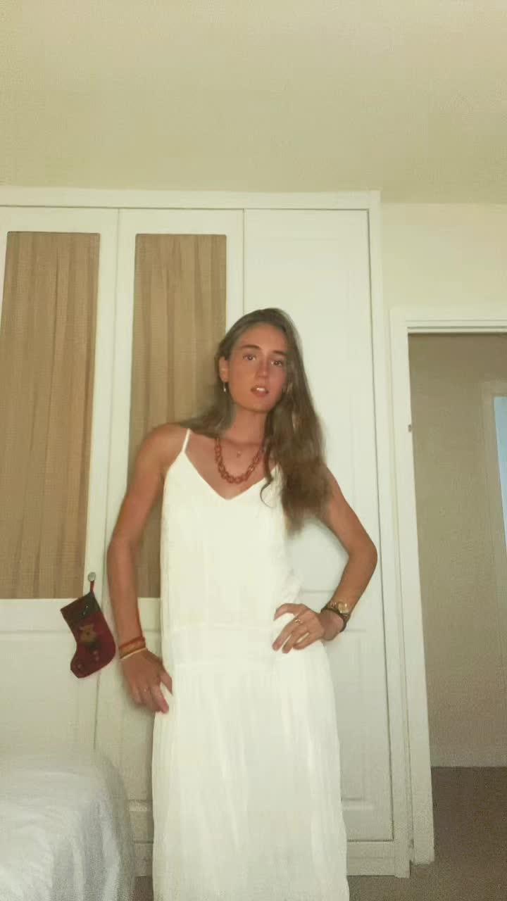 @Elenacadaavid