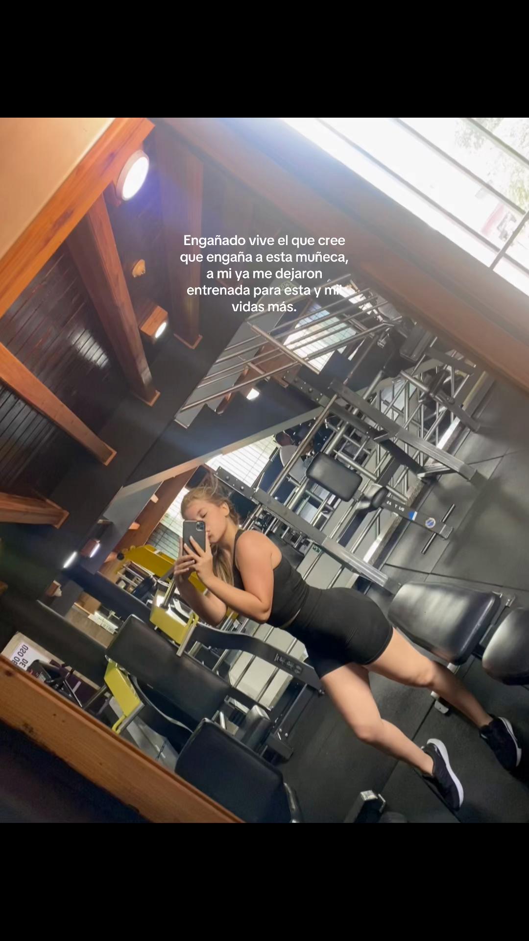 @𝒮ℴ𝒻𝒾𝒶 𝒫ℯ𝓇ℯ𝒾𝓇𝒶