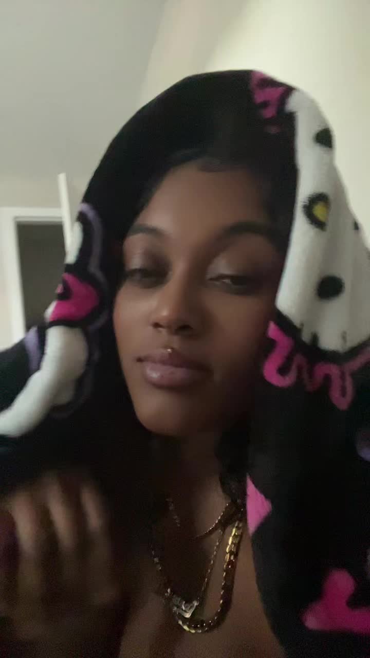 @Sheprettymoody