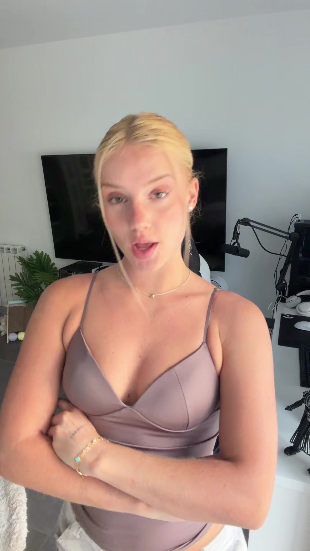 @LIA SIKORA