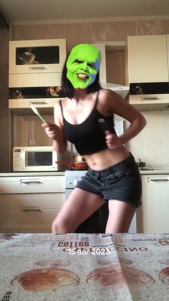 @𝐓𝐫𝐨𝐩𝐢c𝐚𝐧𝐚