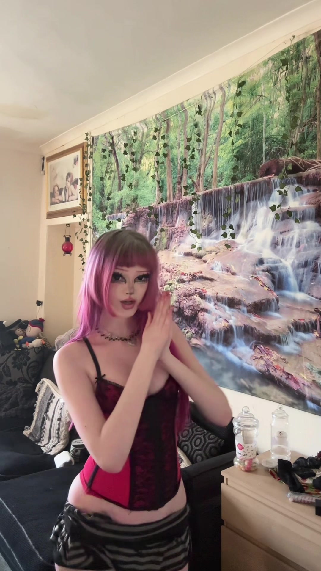 @neave 🧟♀️🧁