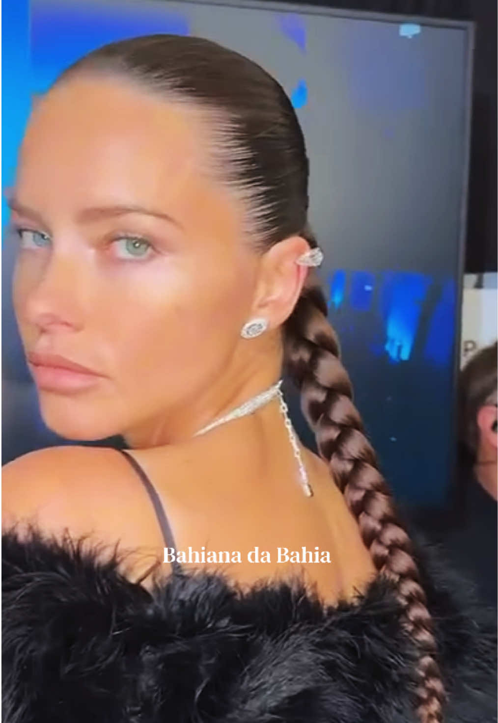 @J U H A N