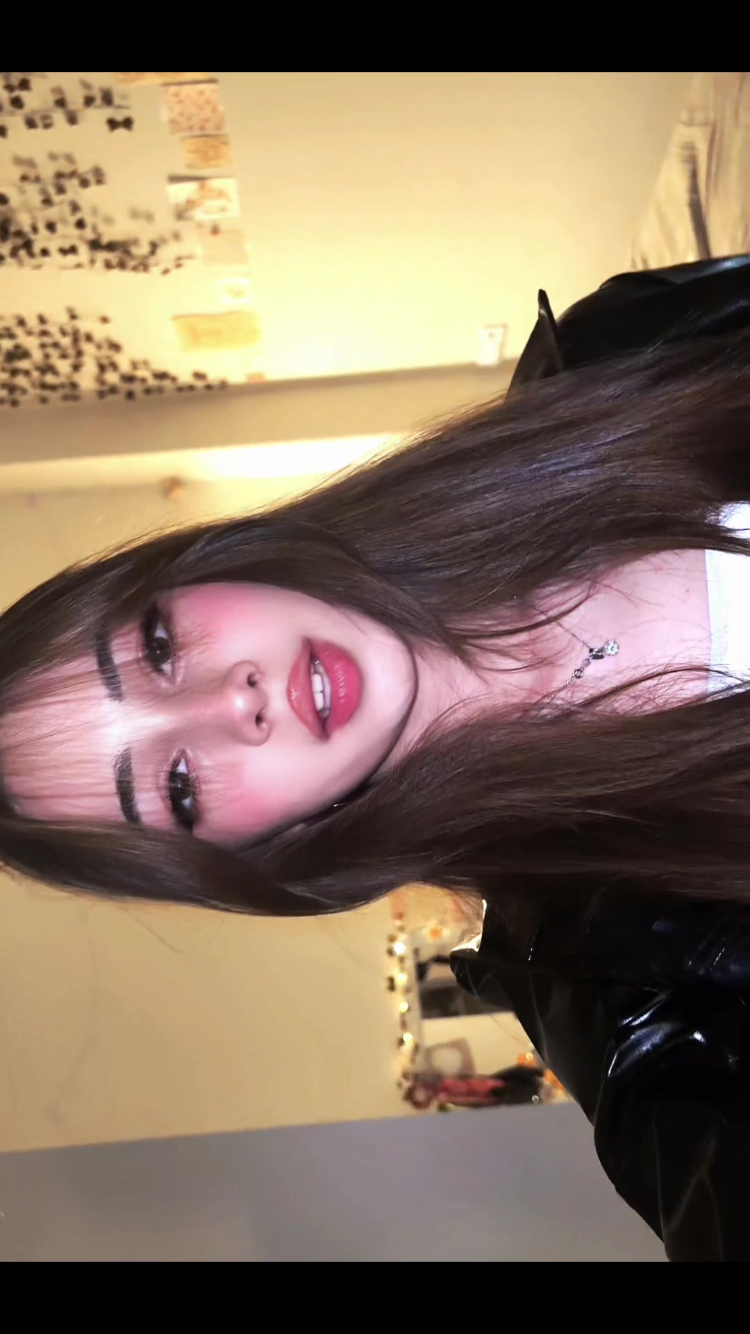 @Alissa_D
