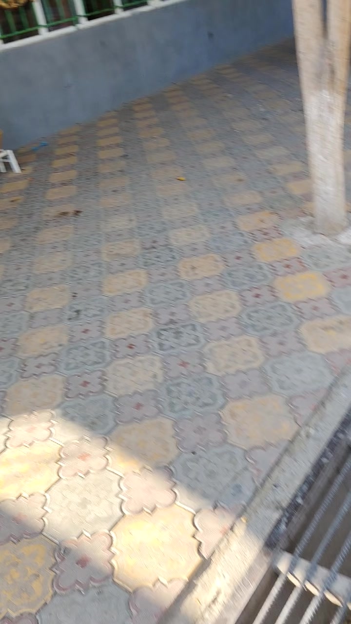 @...