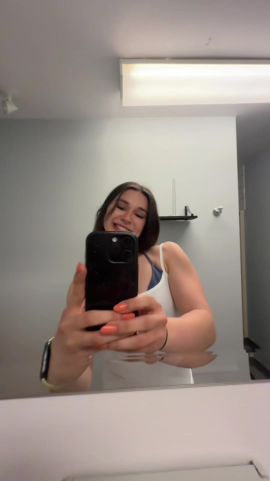 @avemoyerfit