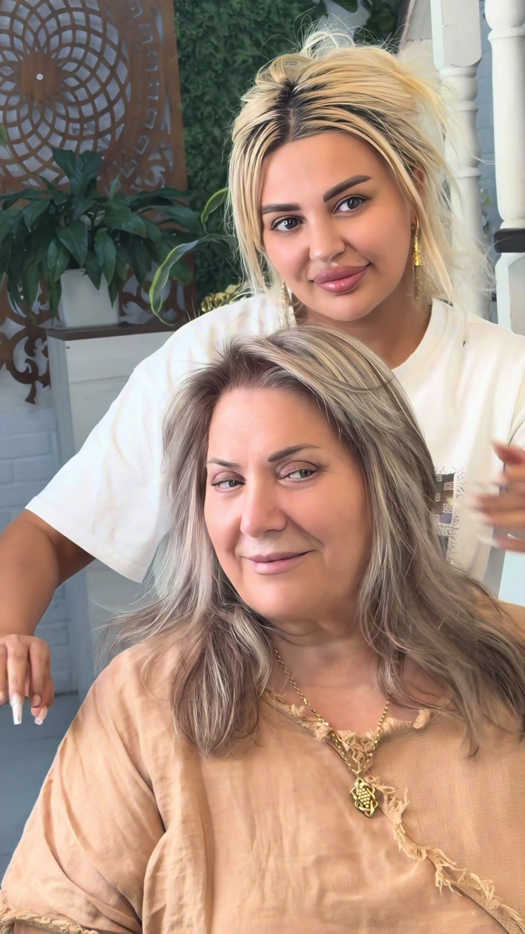 @Colorist_leila