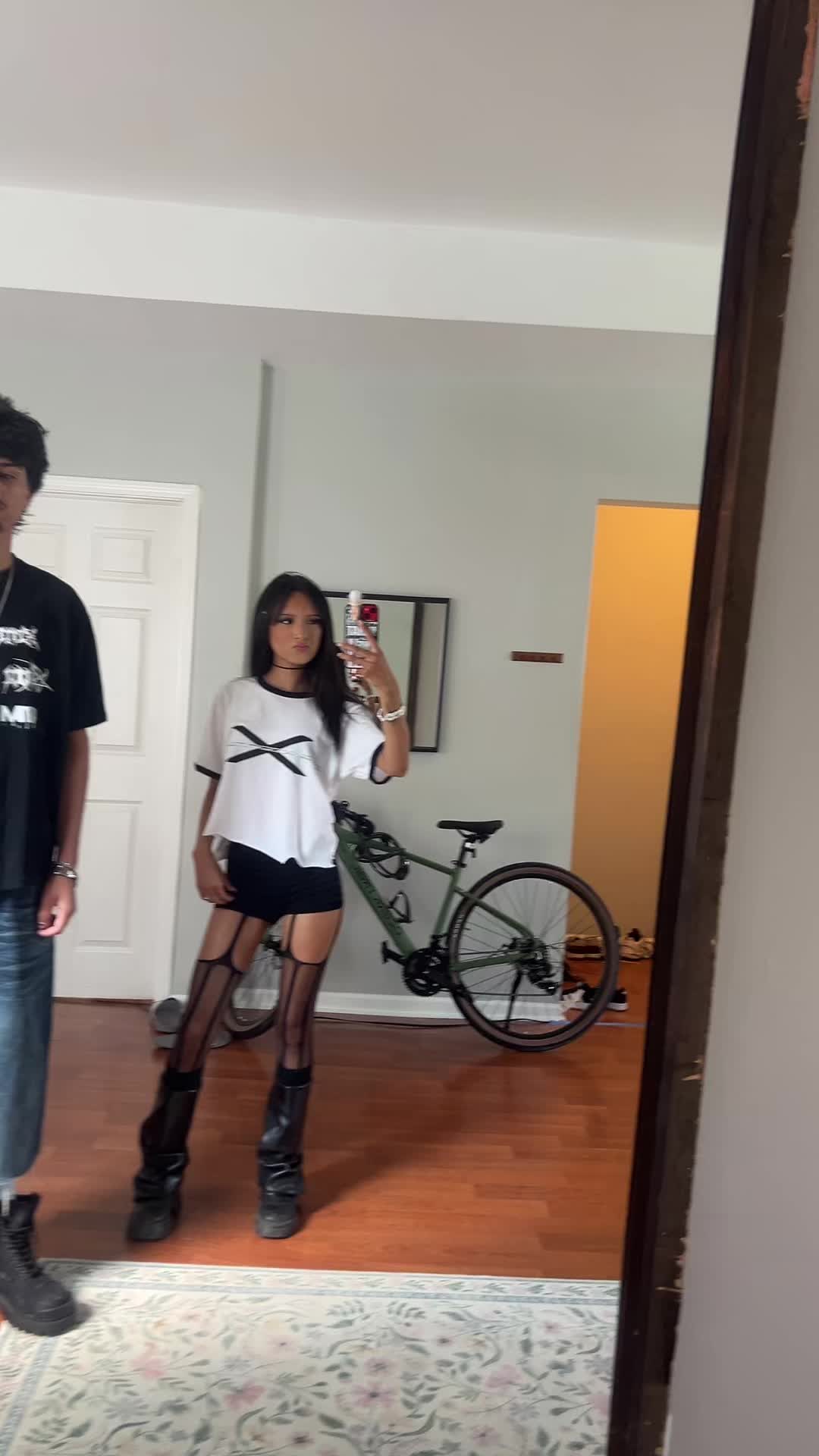 @sisi⋆˙⟡