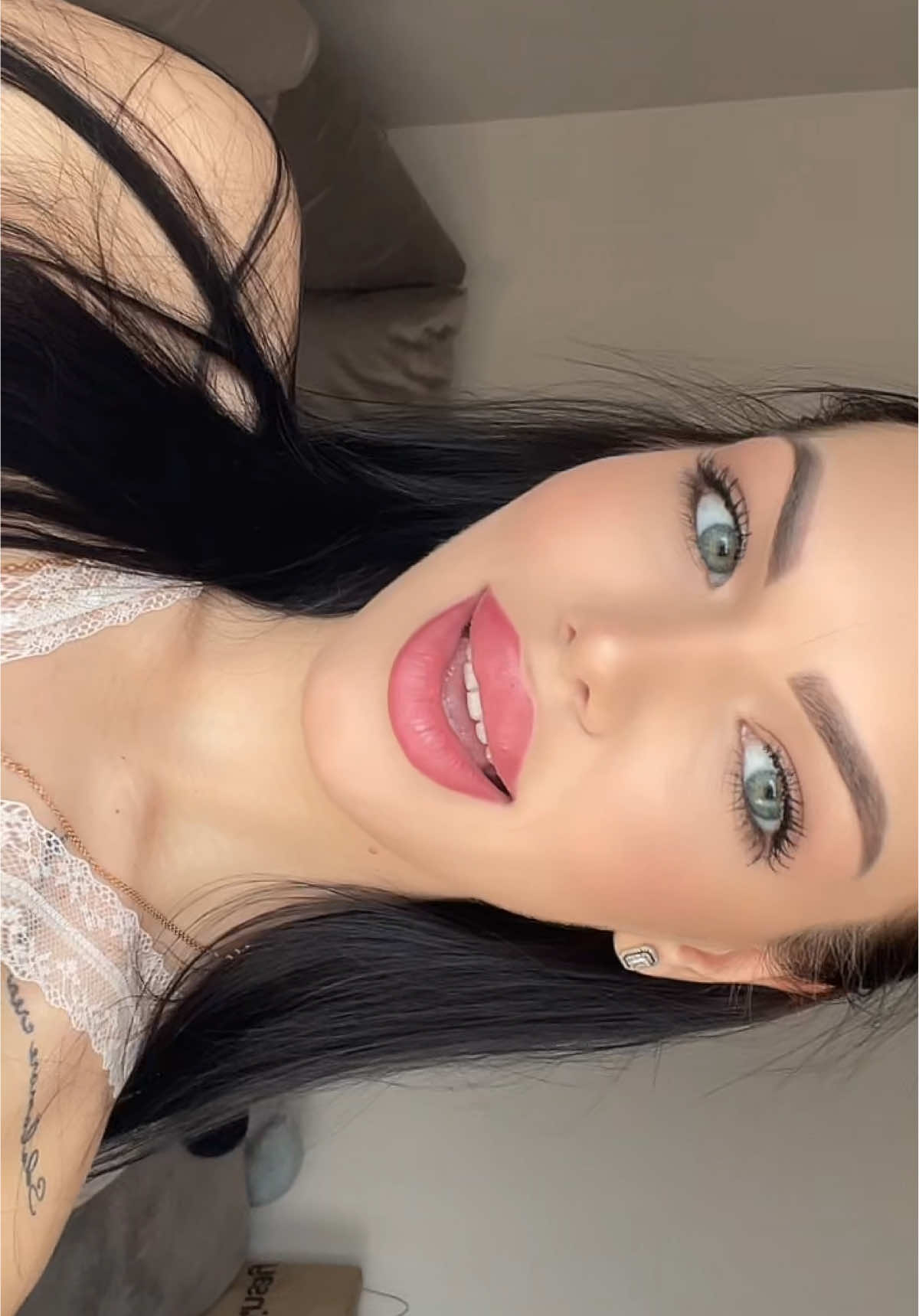 @adelyinna