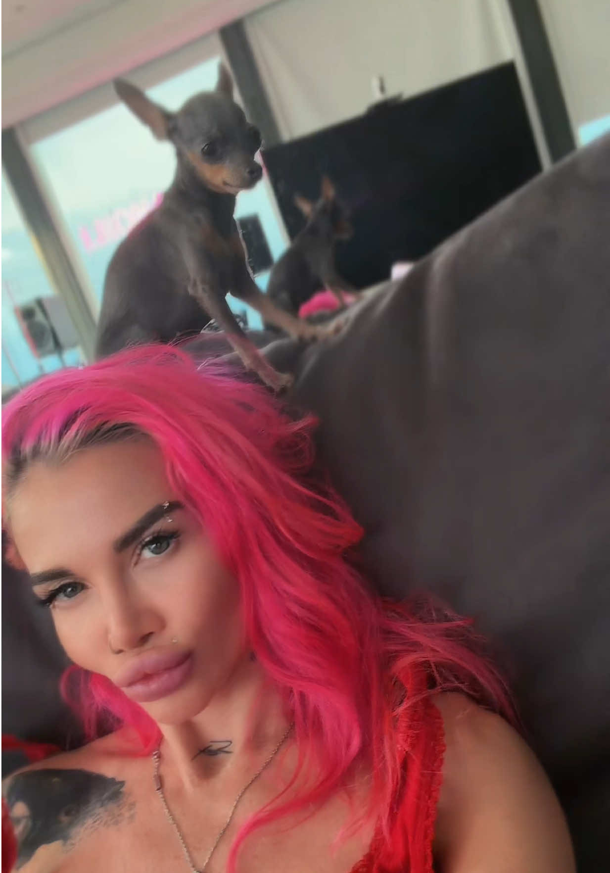 @leona_kaif