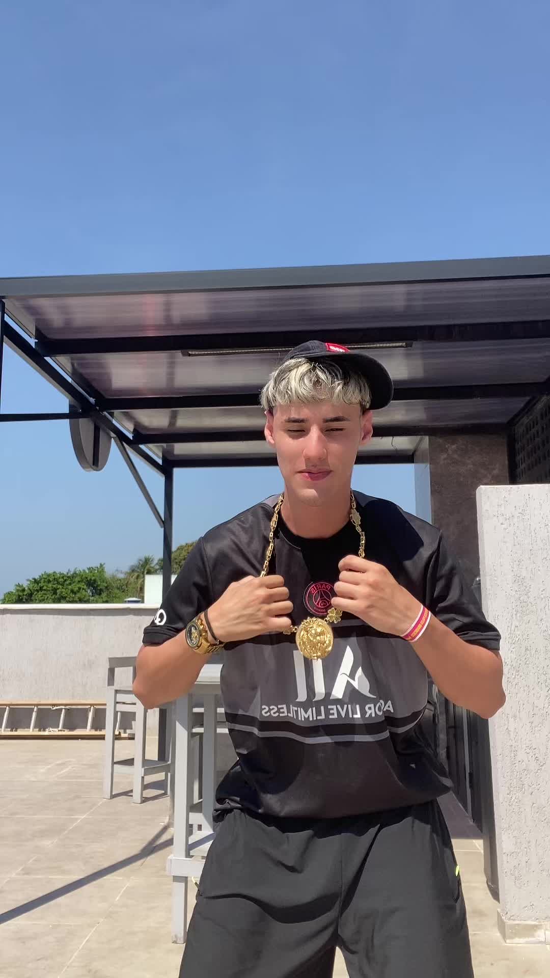 @𝐊𝐚𝐳𝐢𝐧🤴🏻