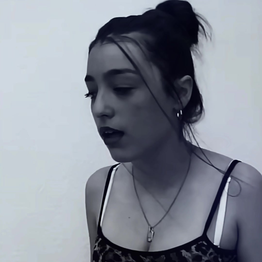 @𝓥𝓪𝓵𝓮𝓻𝓲𝓪 𝓔𝓼𝓽𝓮𝓿𝓮