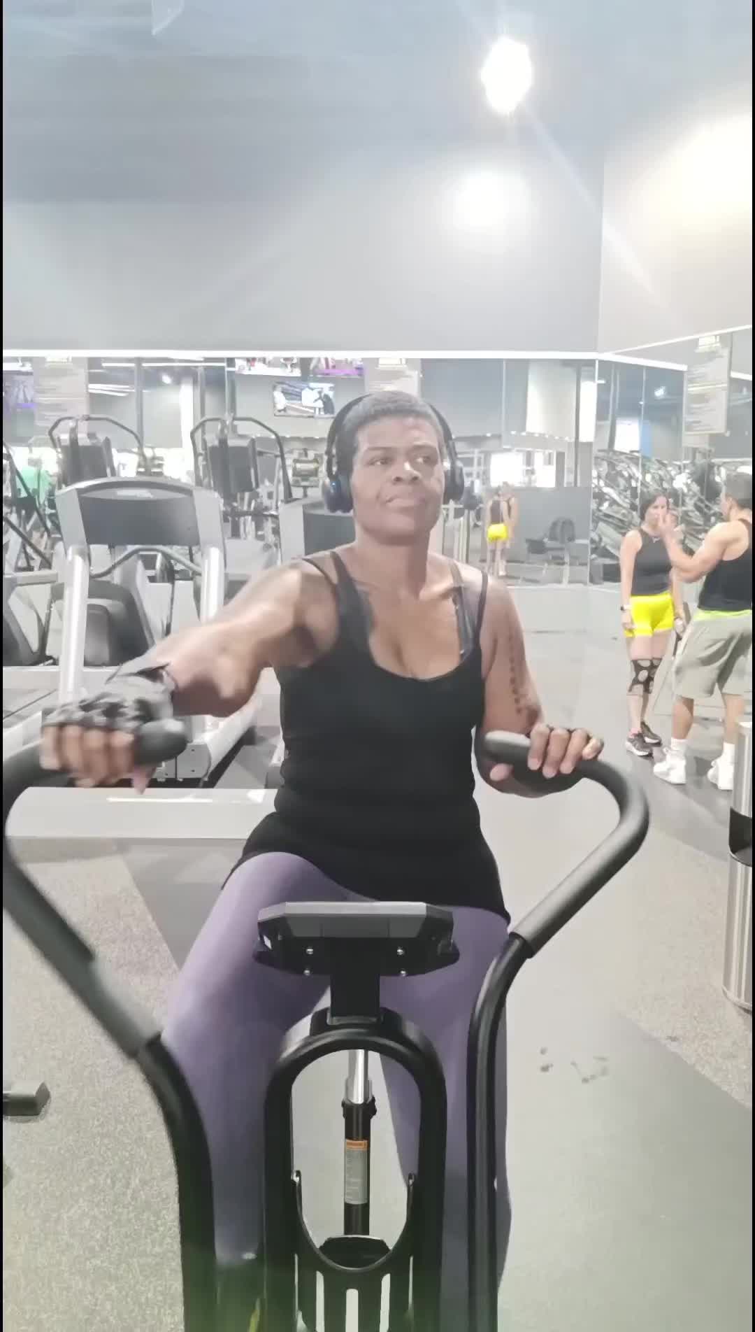 @locaknoni