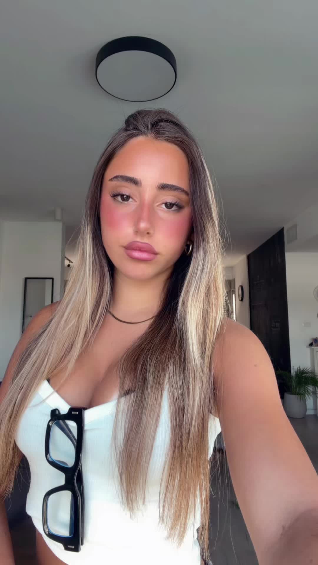 @אַגַם הָרוֹשׁ
