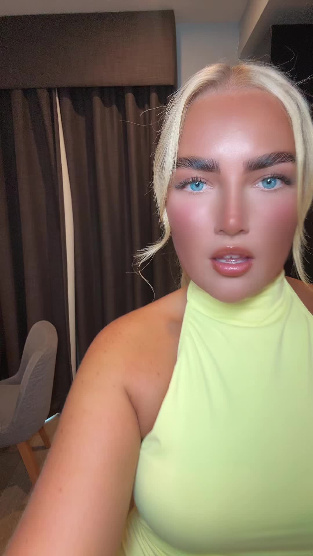 @Rhi🤍🌶️