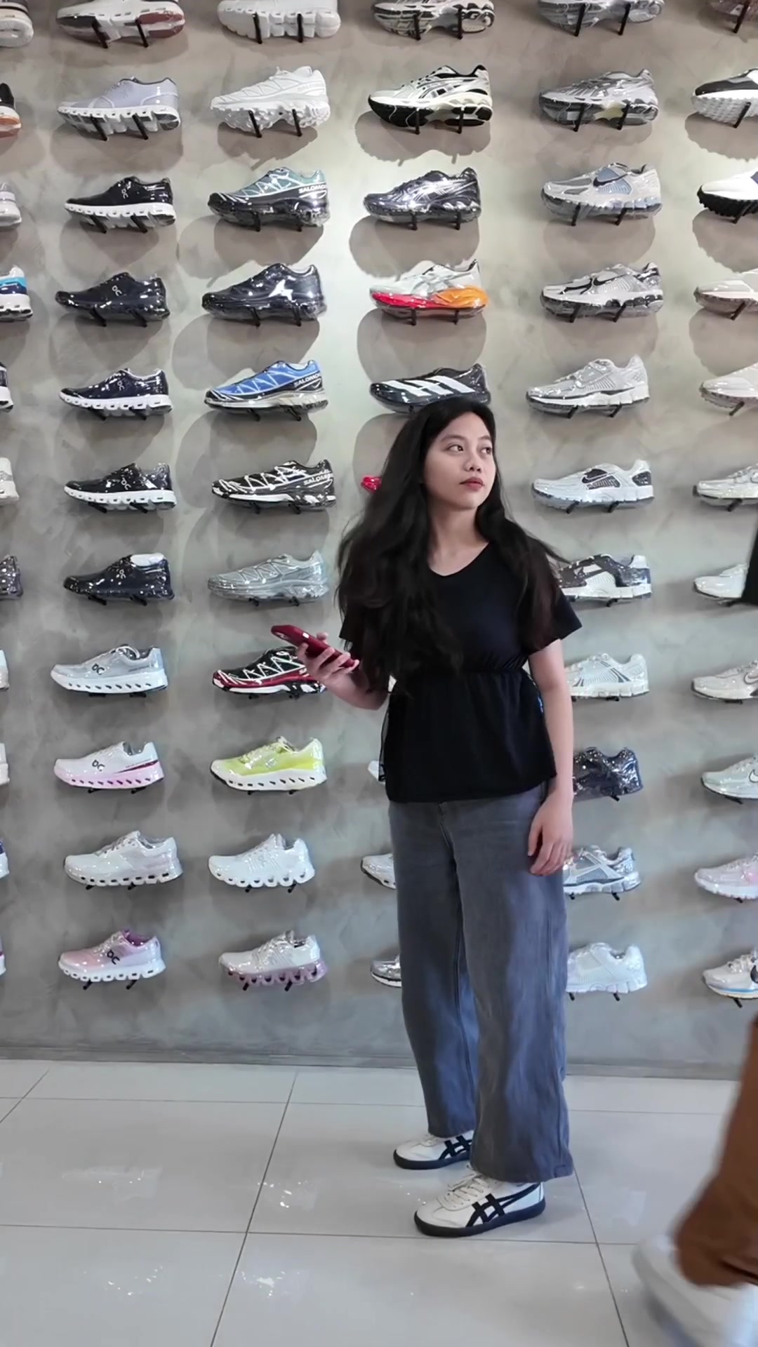 @Sneakfits