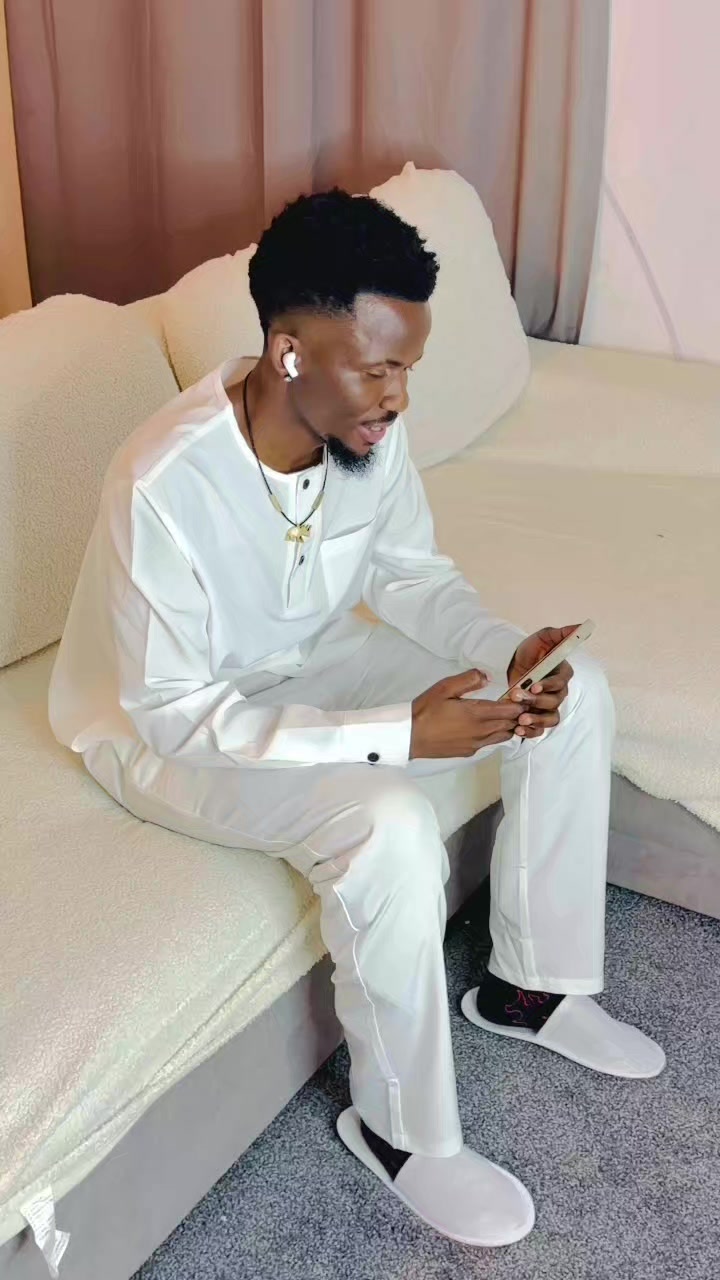 @Superstar PenenePonono🇧🇼🇬🇧