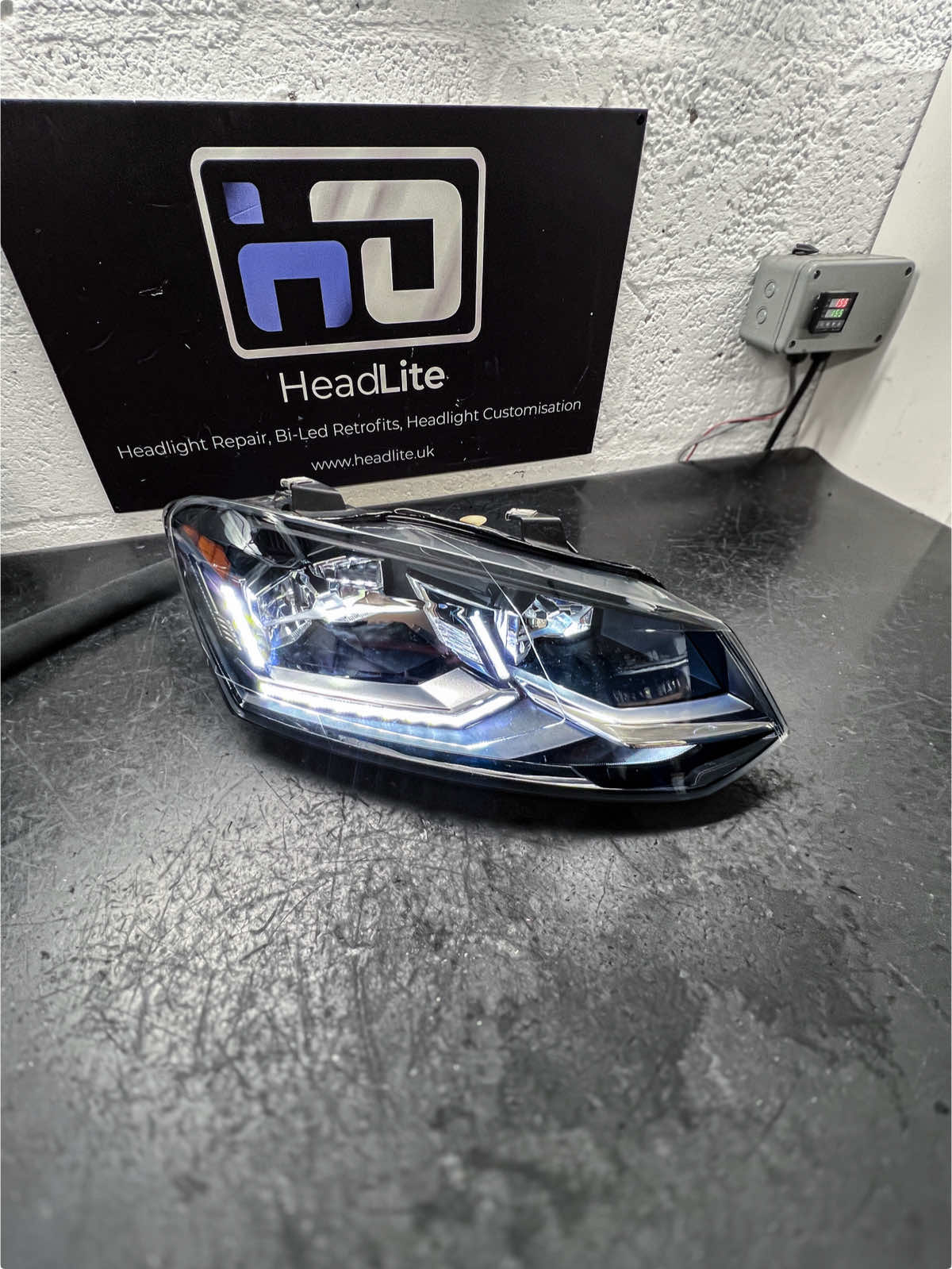 @HeadLite.UK