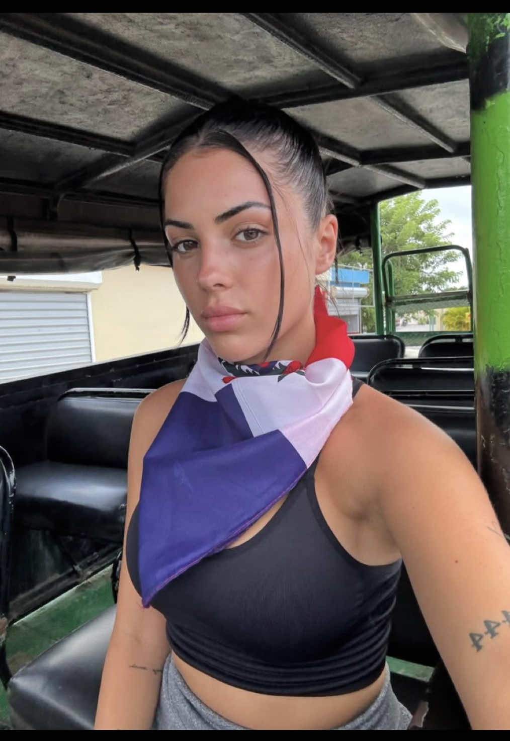 @🧏🏻&zwj;♀️