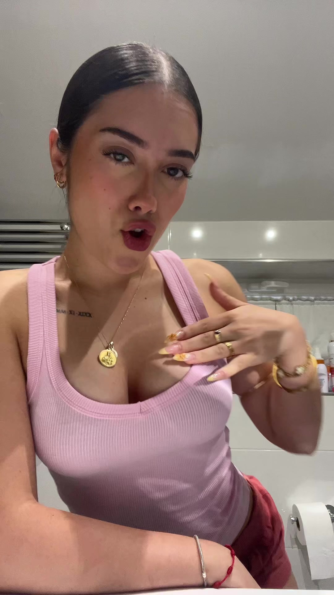 @anita