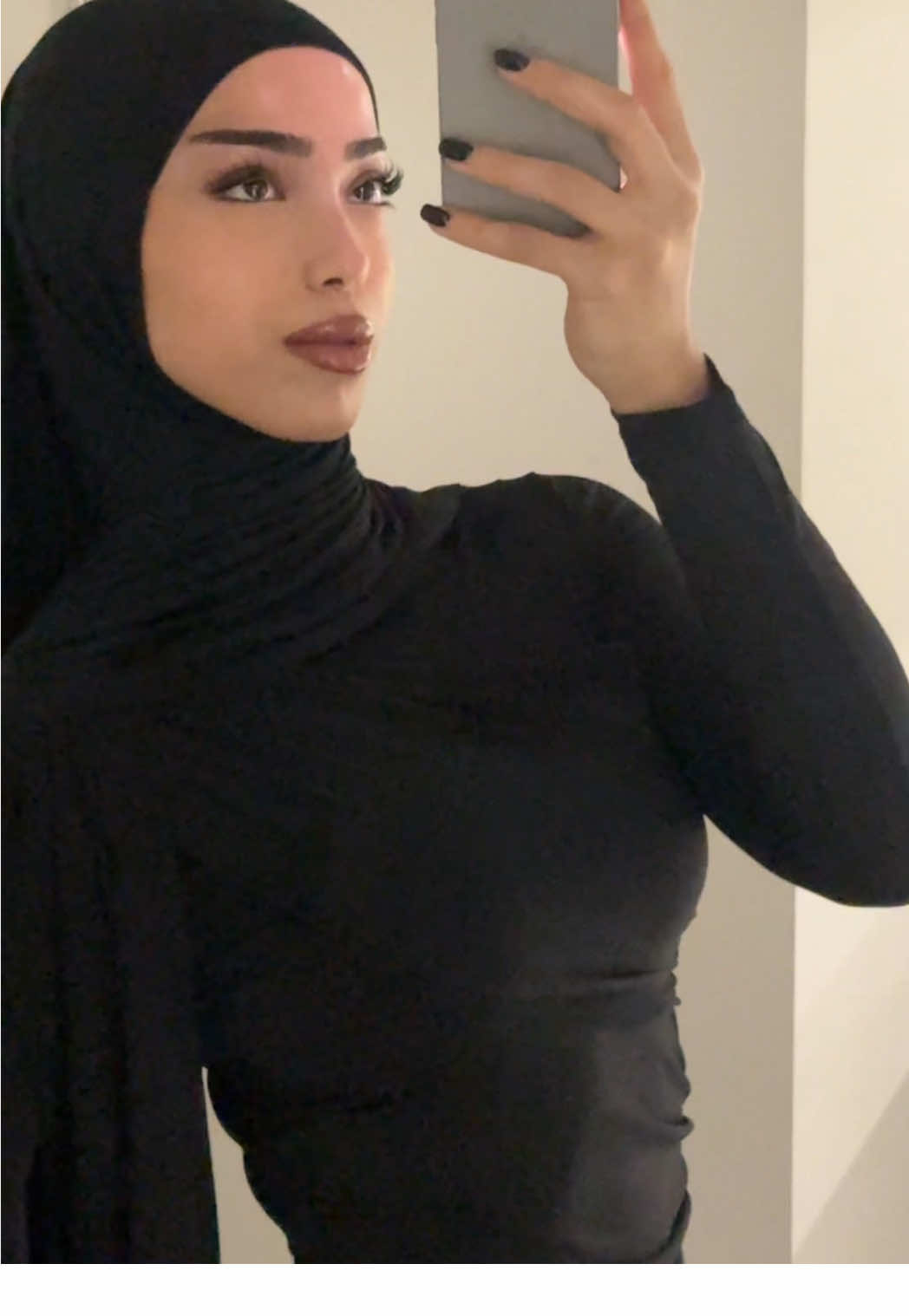 @لارا