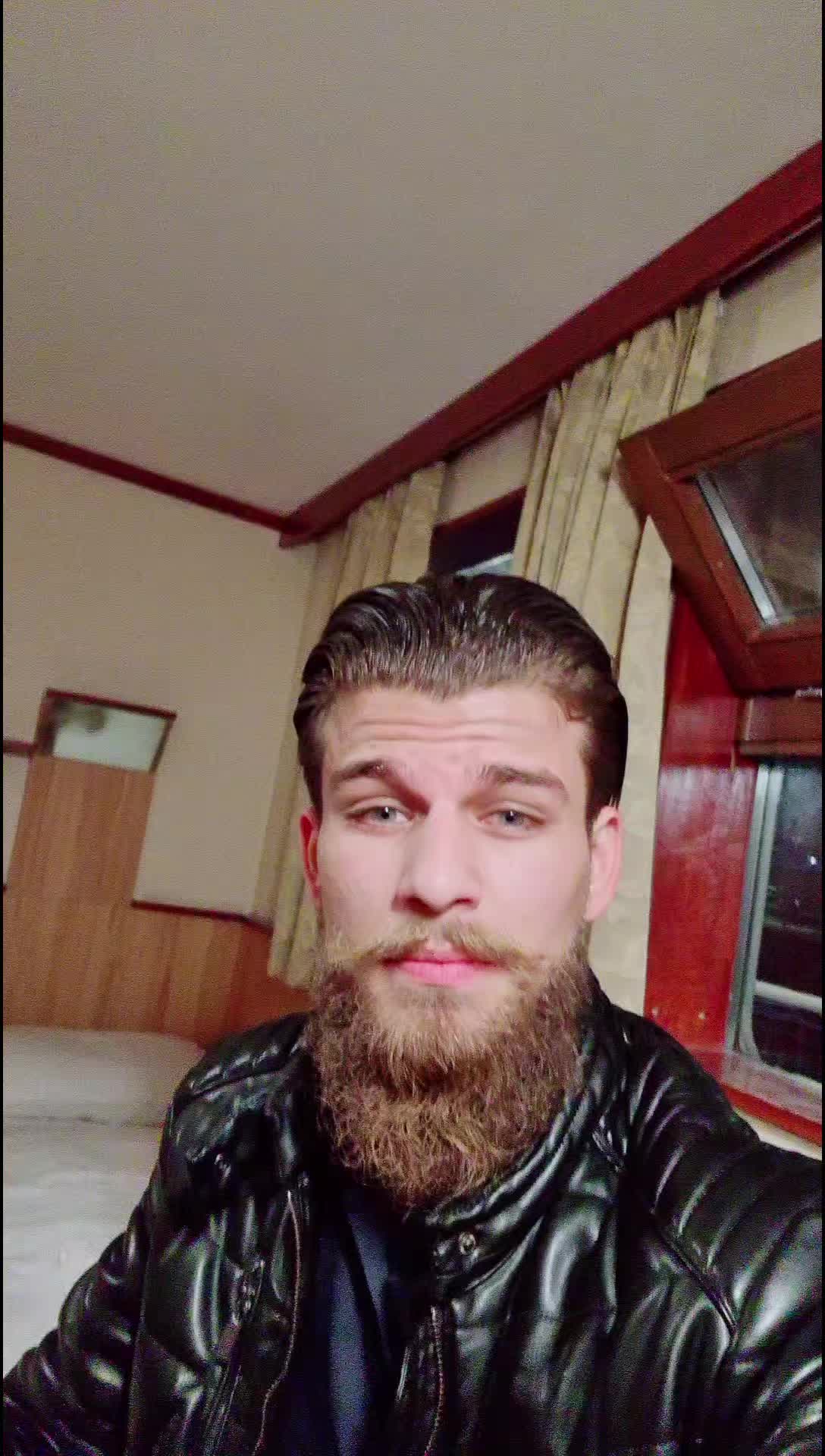 @Can_yaman99