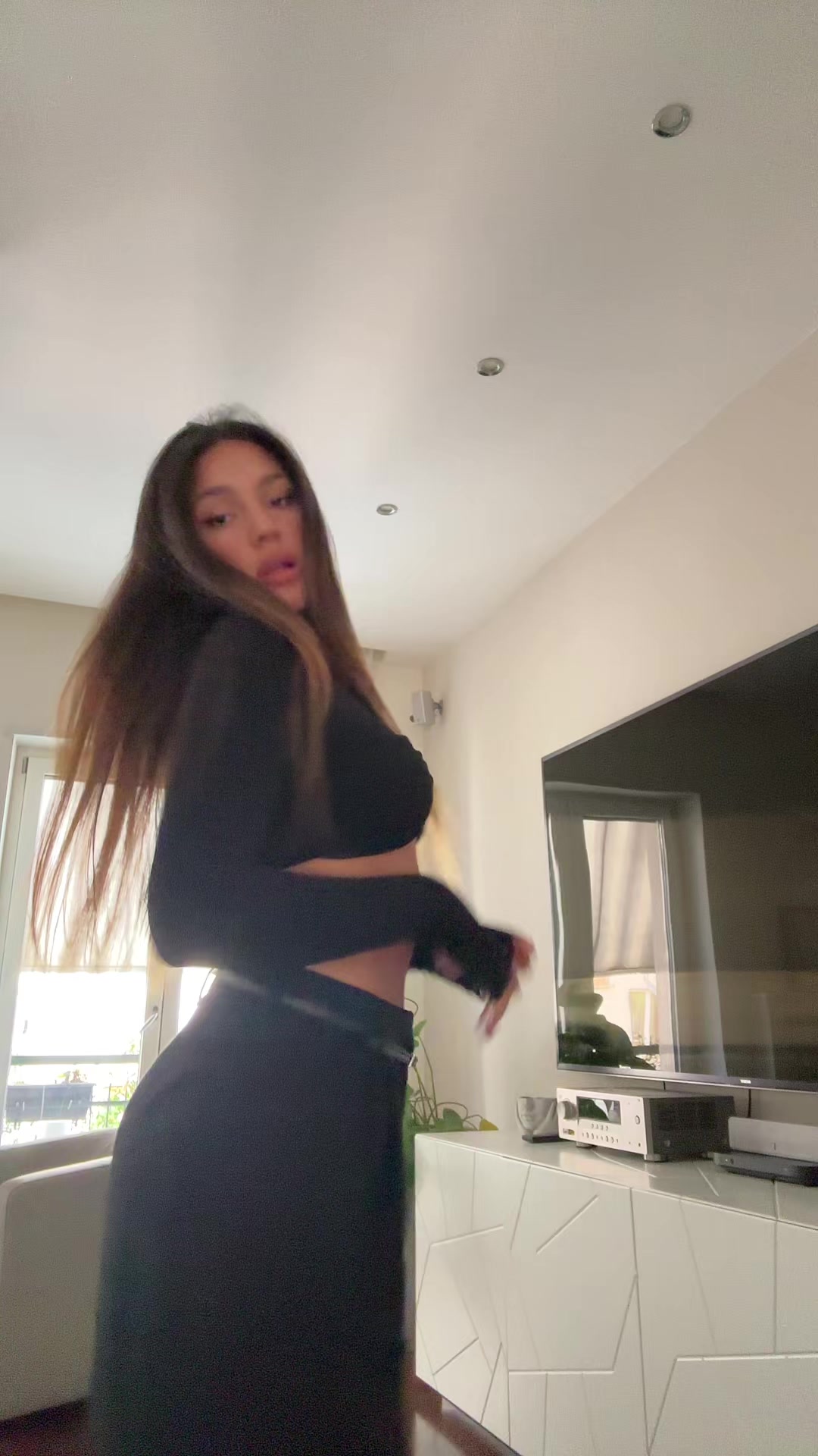 @kikkycuzzolino
