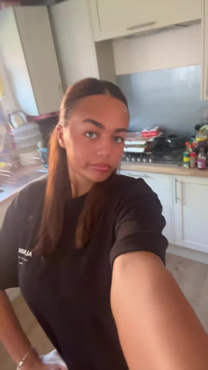 @Ava