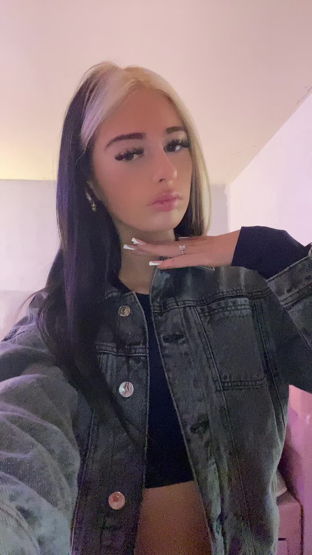 @𝓙𝓸𝓭𝔂 𝓜𝓪𝓬𝓪𝓾𝓵𝓮𝔂🥂🍒