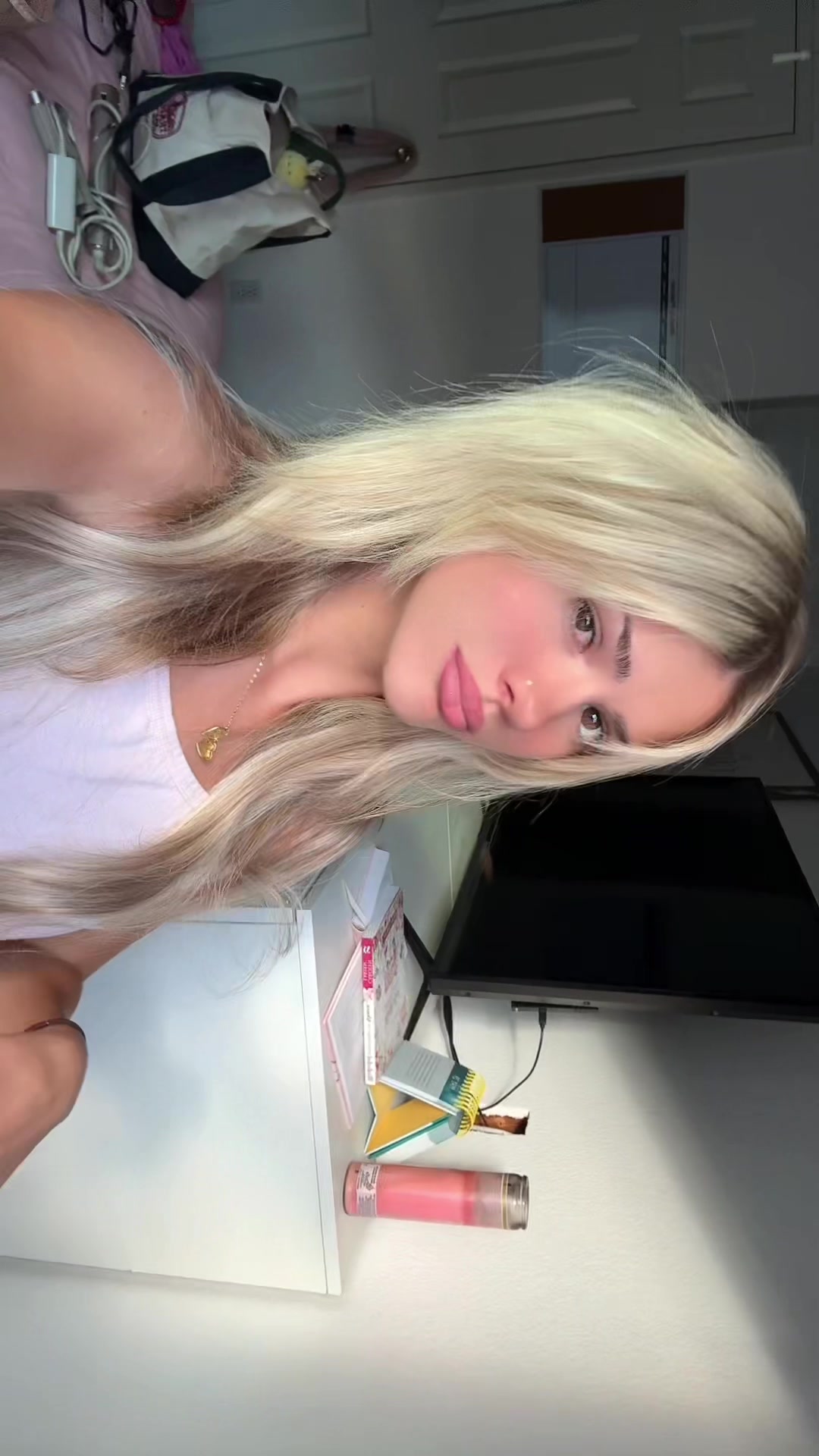 @verycoolhotstrangegirlxo