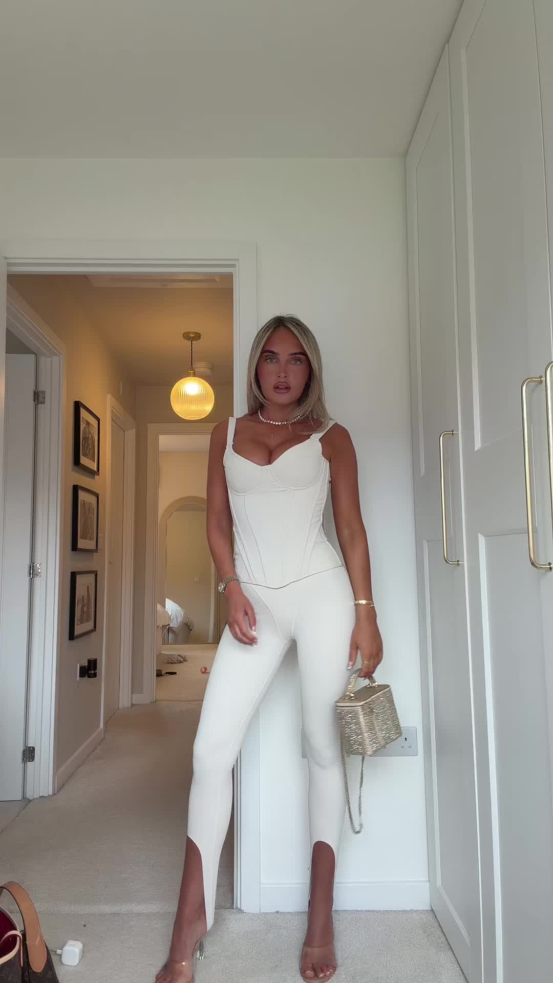 @oliviashawx