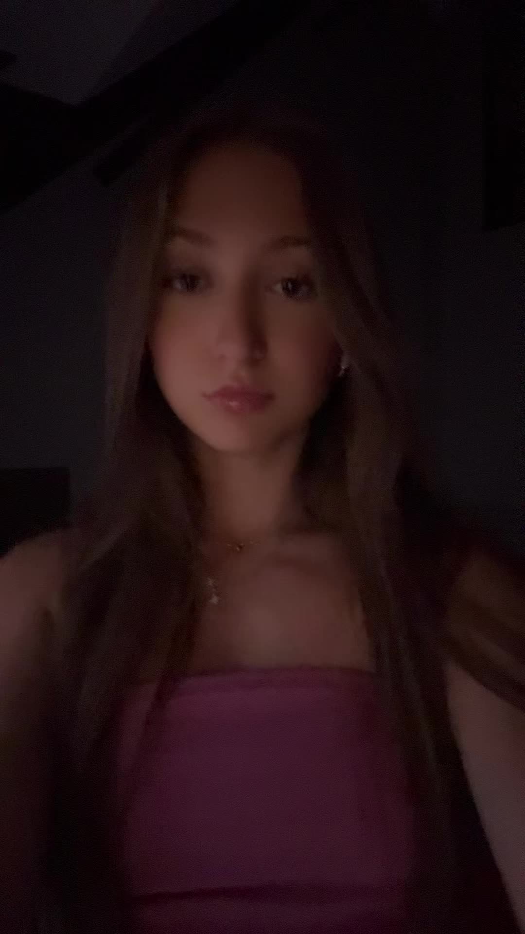 @🐝